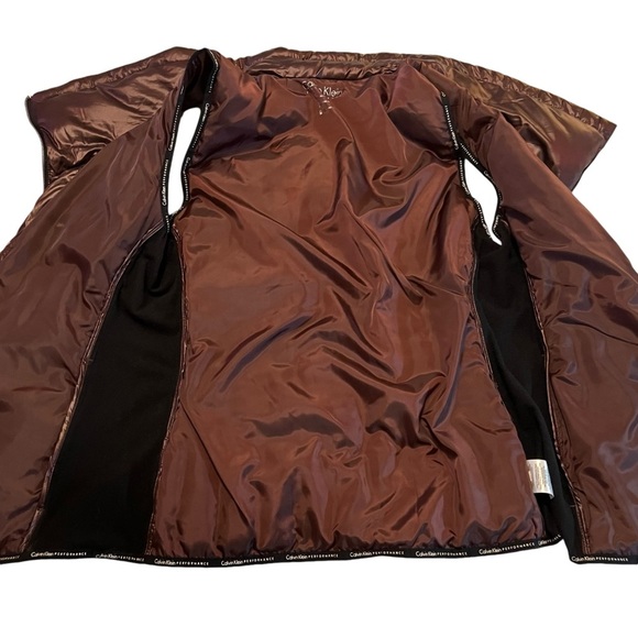 Calvin Klein Performance Mock Neck Down Lightweight Vest in Burgundy funnel neck - Picture 8 of 13